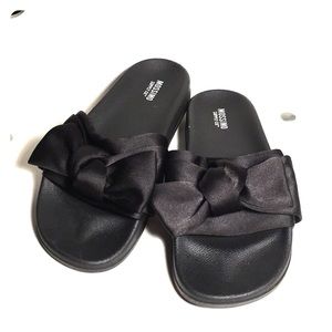 Cute Black Bow Slides